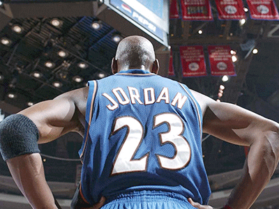 篮网vs湖人詹姆斯和欧文